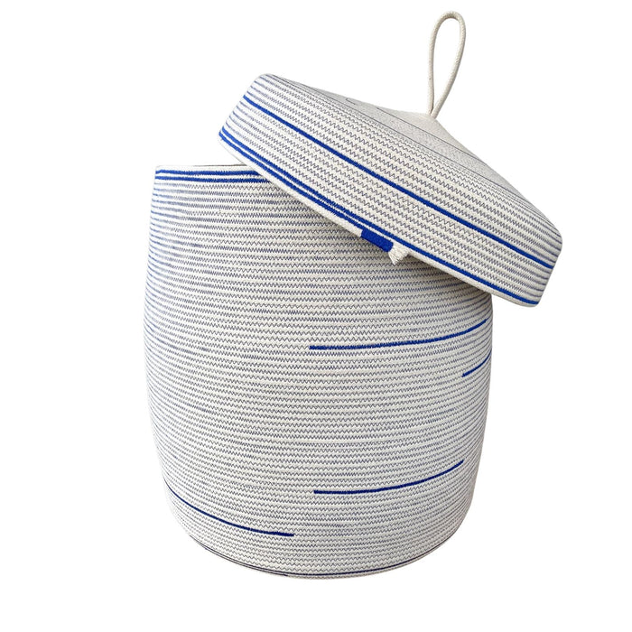 Laundry basket - with lid - made with organic cotton thread